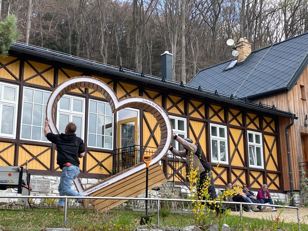Ilustrační foto z instalace z instalace fotopointu u Jeskyně Na Špičáku, Foto: © Správa jeskyní ČR