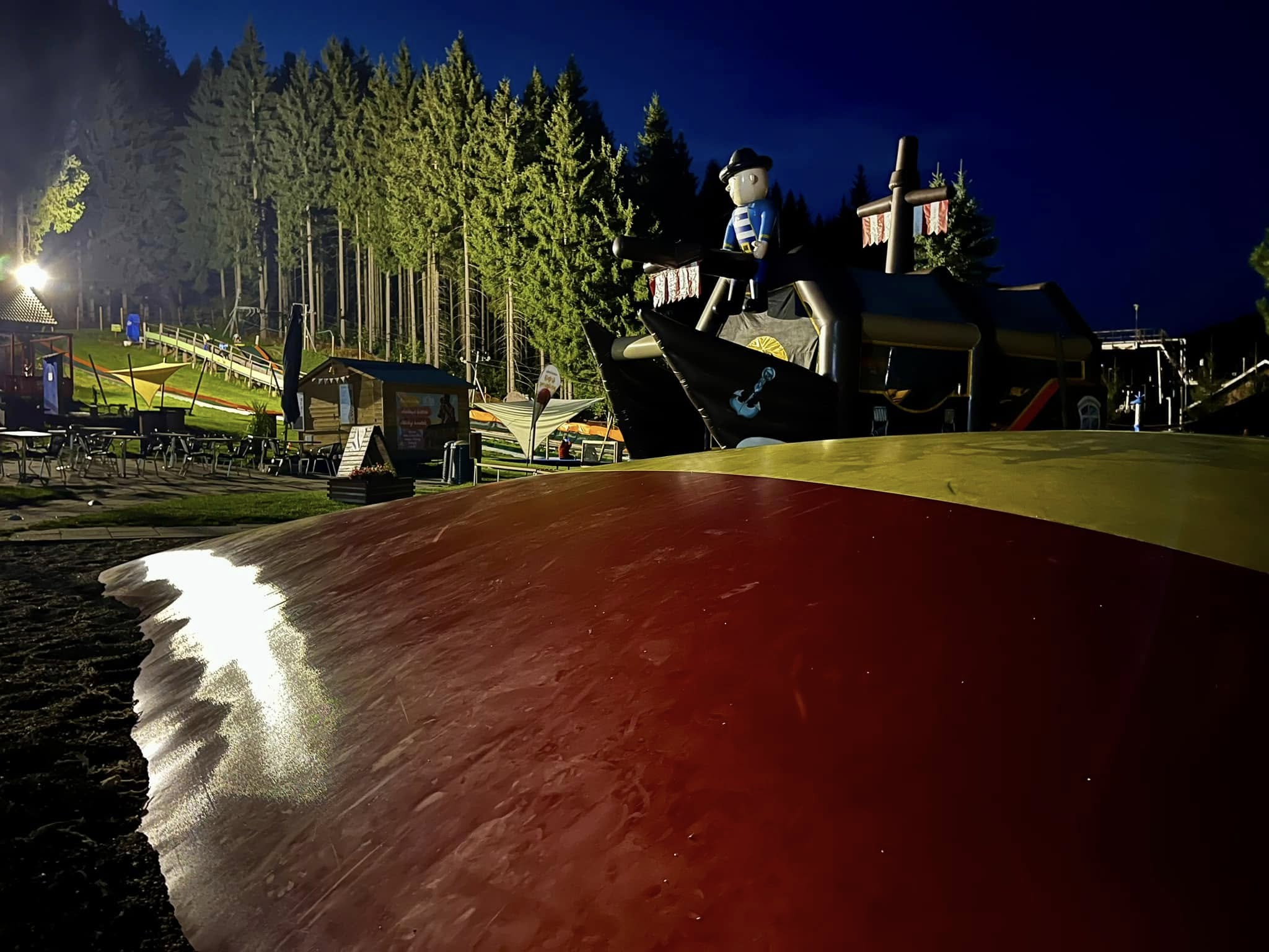PARK ŽIJE I VEČER