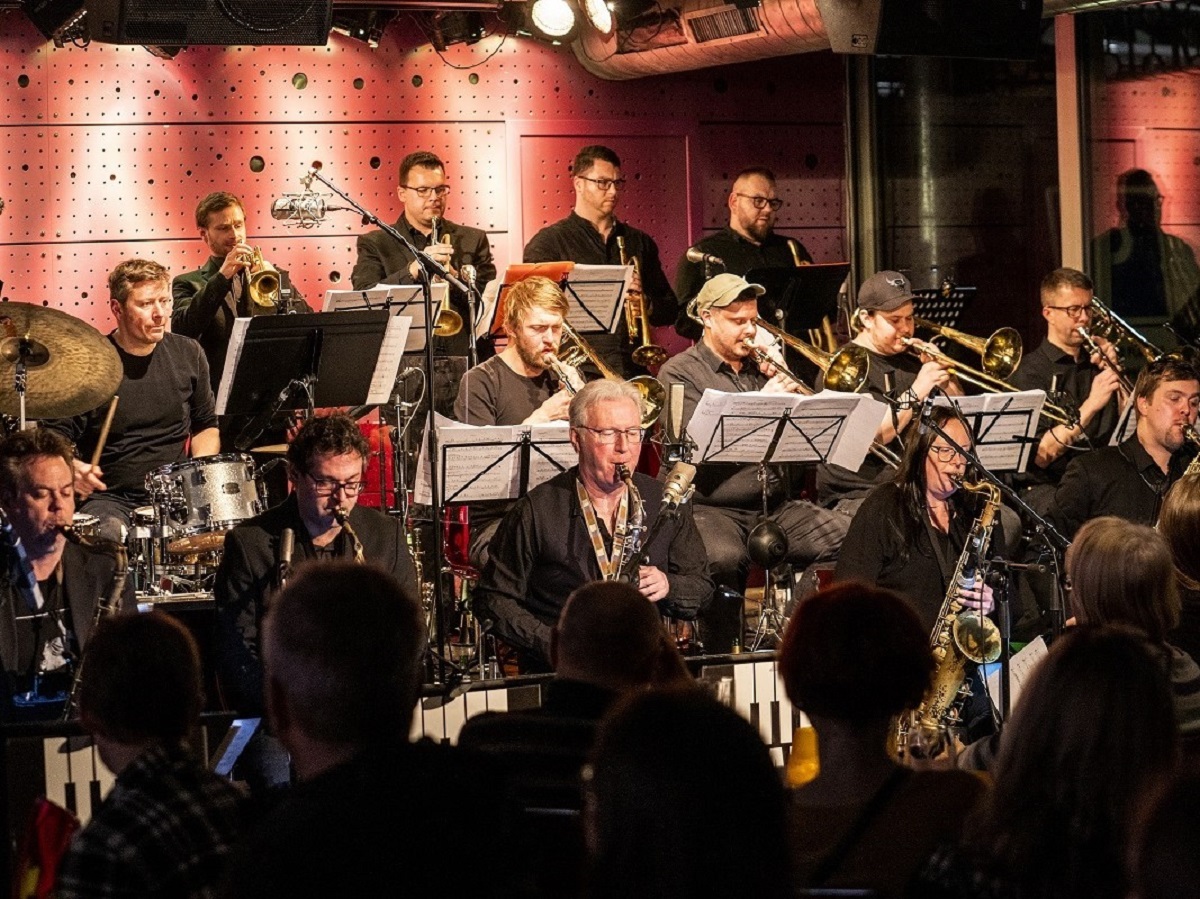 Jazz Dock Orchestra plays Fusion